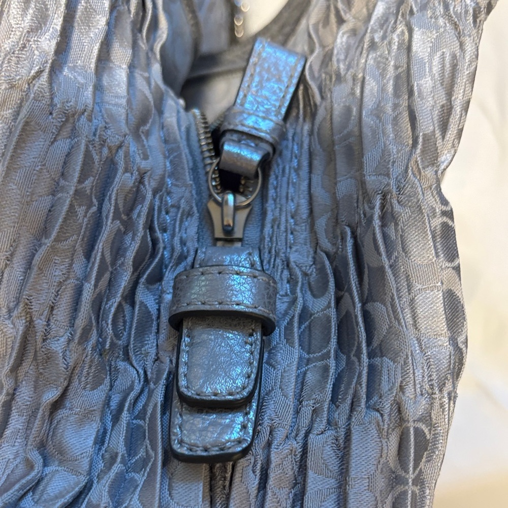 GORGEOUS COACH HANDBAG - Picture 7 of 12
